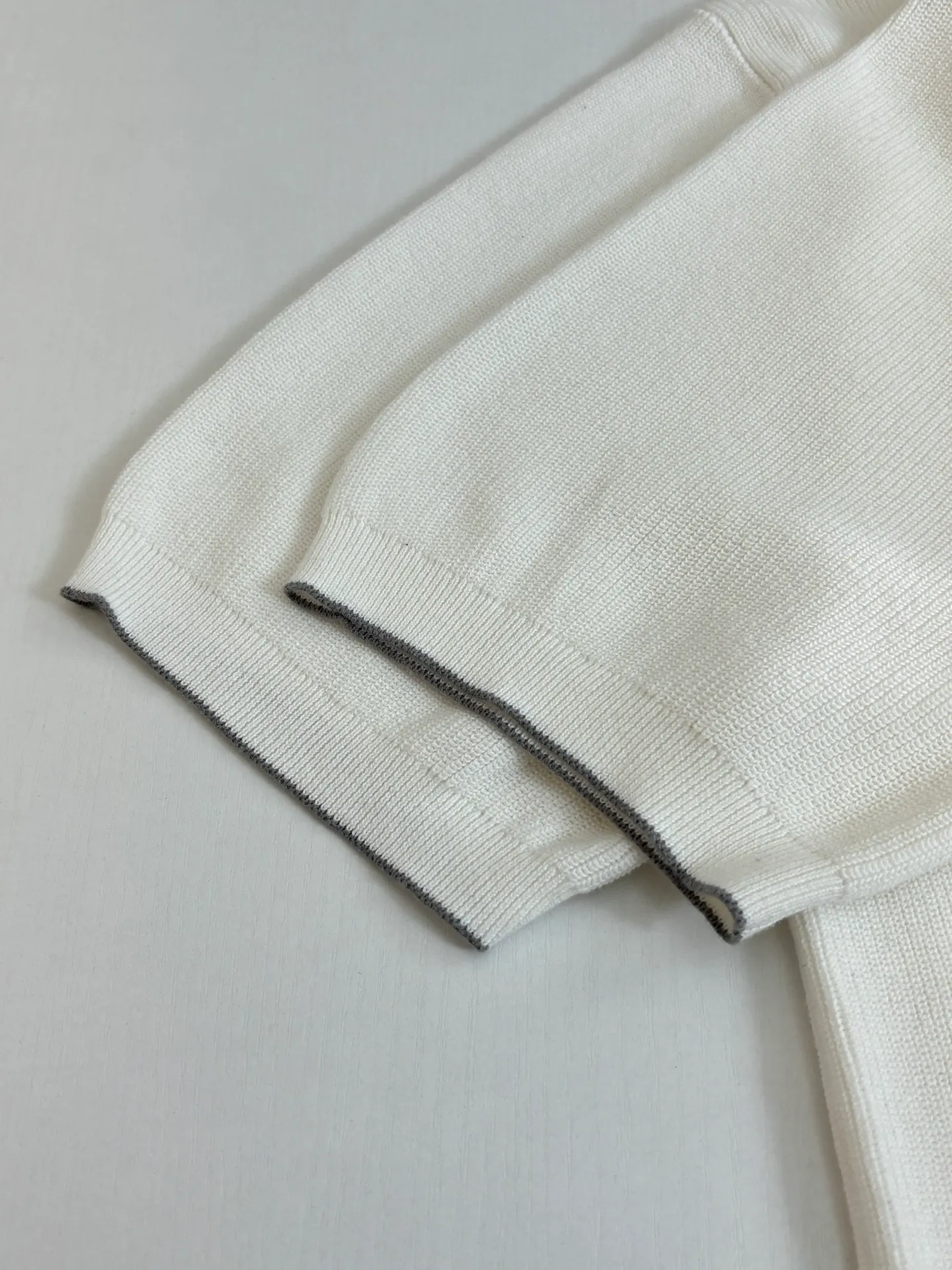 Brunello Cucinell Bc collar rolled old money style short-sleeved pullover knitted custom linen-cotton blended wool, woven using imported loom (7 needles), customized wool, wool enzyme washing Size: S/M/L/XL